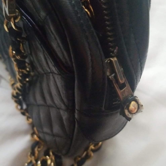 CHANEL - Picture 5 of 6